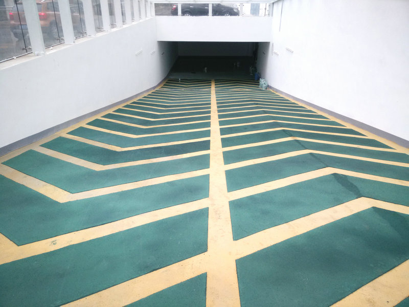 施工中環氧樹脂地坪涂裝存在的問題，新天地漆業幫你解答